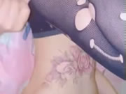 Perfetto tatuaggio asiatico ragazza sexo e orgasmo
