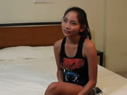 Puttana adolescente filippina con figa pulita stretta ha sesso in hotel